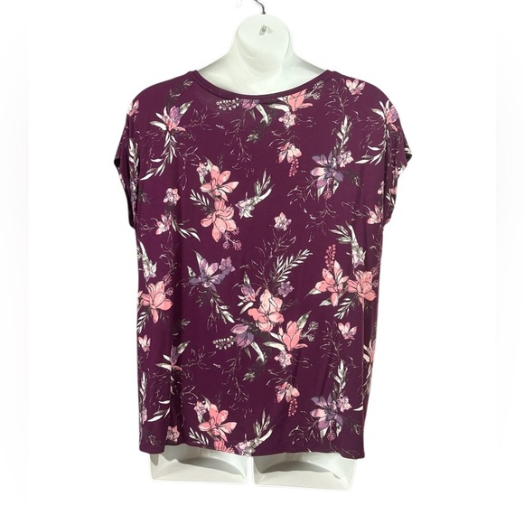 Reitmans, Plus-Size Relaxed Floral V-Neck Burgundy Top, 2X - Picture 8 of 9